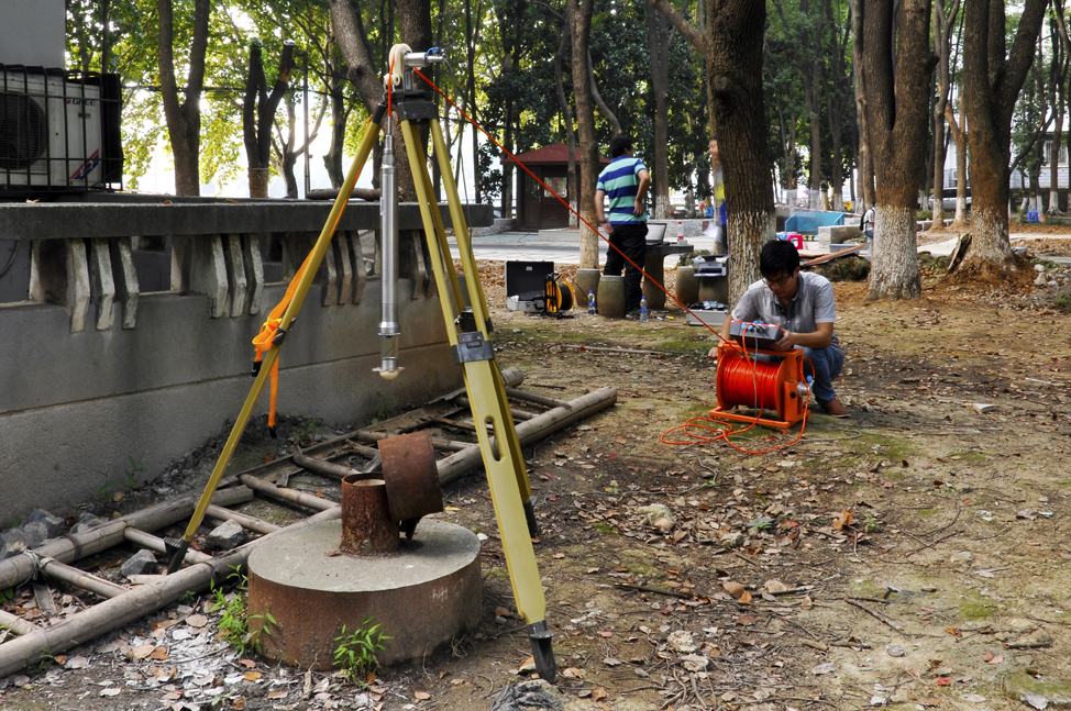 Geophysical borehole imaging equipment (1)